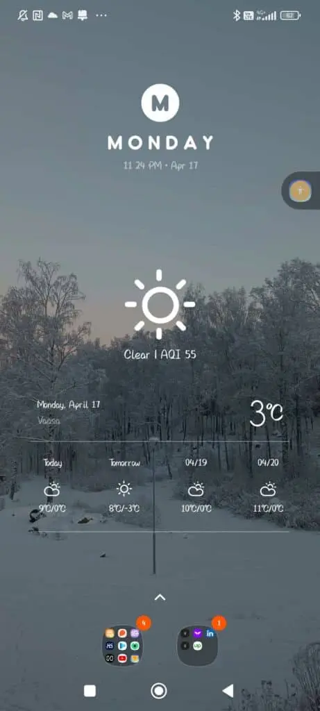 My smartphone home screen after adjustments
