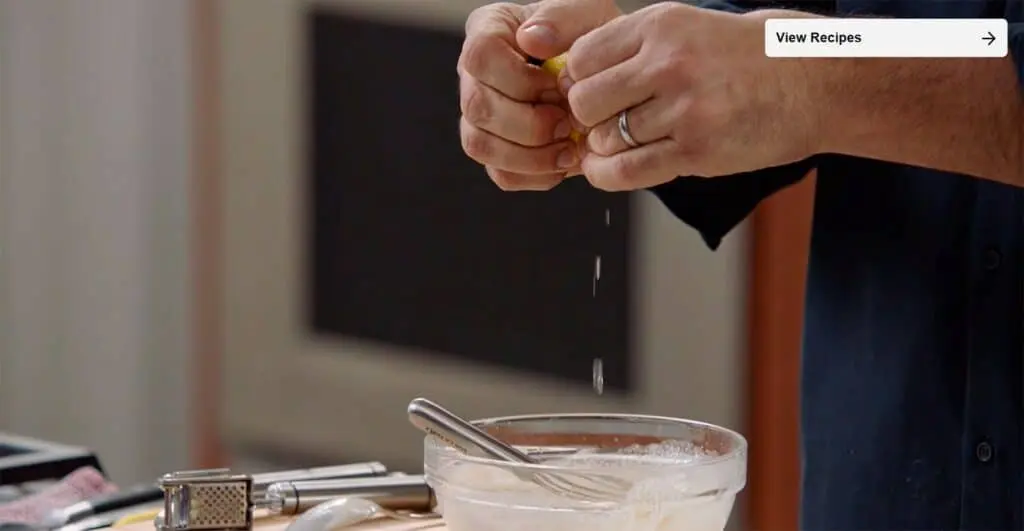 Key Hummus Seasonings: Lemon Juice, Salt, and Garlic