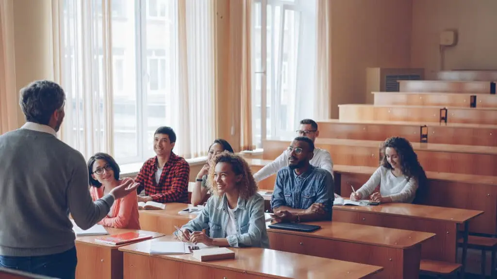 Online Courses: Addressing Issues of Motivation and Social Isolation Among Students
