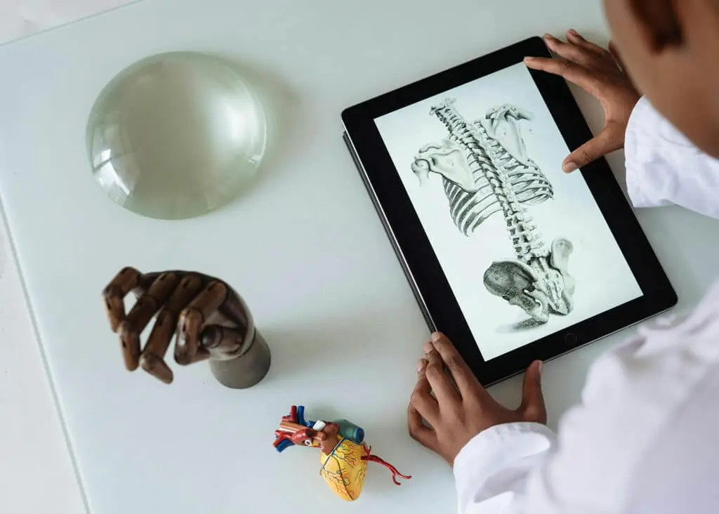 Incorporate images effortlessly into your digital notes to capture visual information